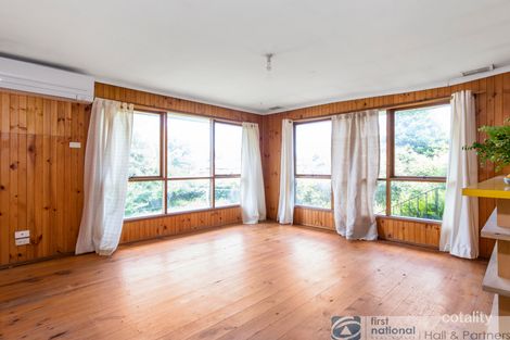 Property photo of 8 Westleigh Crescent Narre Warren VIC 3805