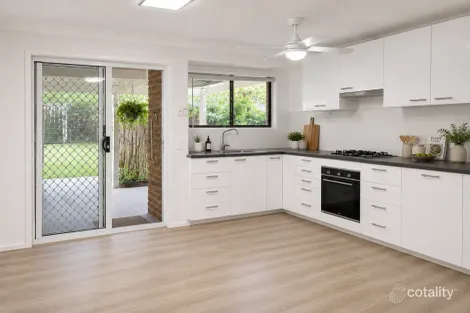 Property photo of 2/5 Grove Crescent Beachmere QLD 4510