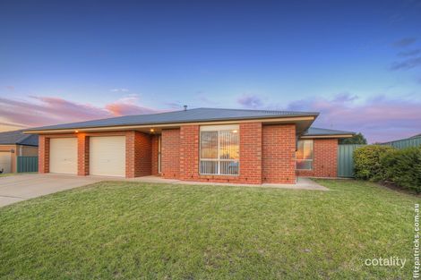 Property photo of 21 Melaleuca Drive Forest Hill NSW 2651