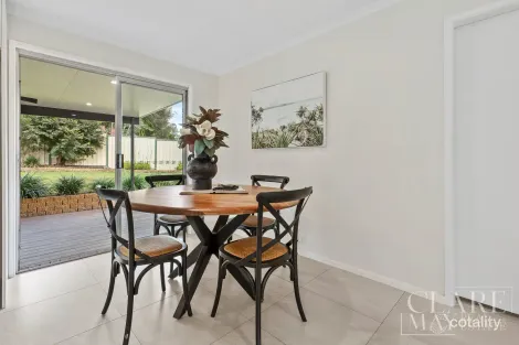 Property photo of 39 Kertes Road Camira QLD 4300