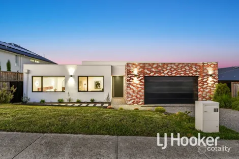 Property photo of 11 Kingston Heath Drive Drouin VIC 3818