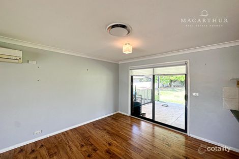 Property photo of 8 Pinaroo Drive Glenfield Park NSW 2650