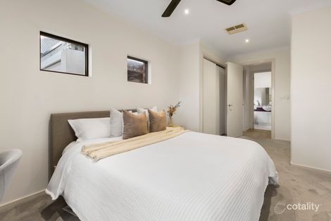 Property photo of 5 Bowman Glen Craigieburn VIC 3064