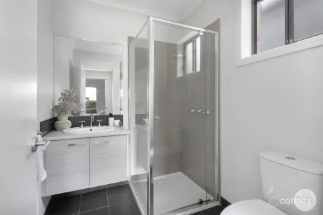 Property photo of 7 Rosie Place Ballarat East VIC 3350