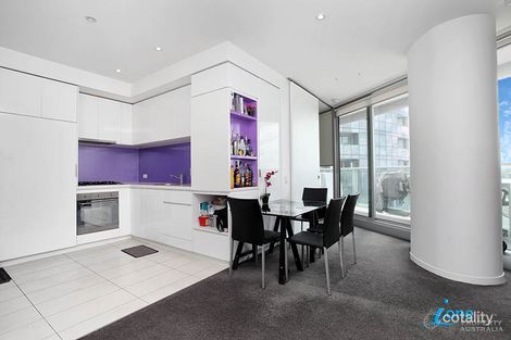 Property photo of 1901/231-245 Harbour Esplanade Docklands VIC 3008