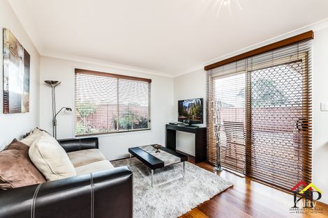 Property photo of 11 Bransby Place Mount Annan NSW 2567