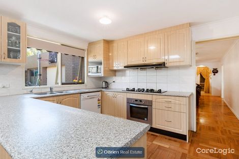 Property photo of 8 Cavendish Court Endeavour Hills VIC 3802