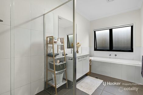 8 Forbes Cres, Upper Kedron, QLD 4055