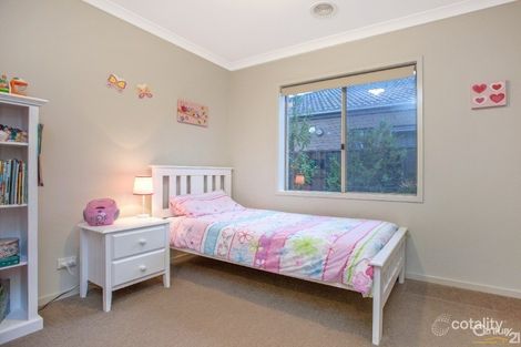 Property photo of 37 Everly Circuit Pakenham VIC 3810