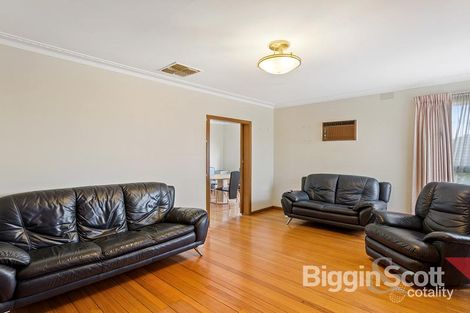 Property photo of 33 Chivers Avenue Glen Waverley VIC 3150