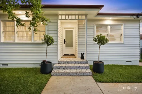 2 Charleville Rd, Turvey Park, NSW 2650