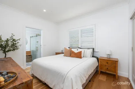 Property photo of 2 Charleville Road Turvey Park NSW 2650