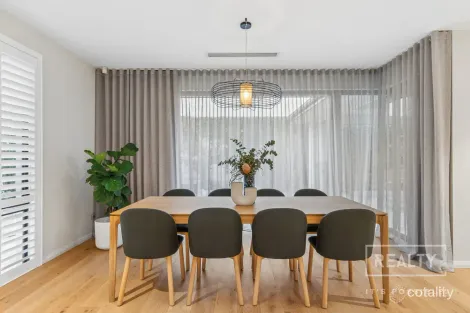 Property photo of 18 Cassidae Terrace Karrinyup WA 6018