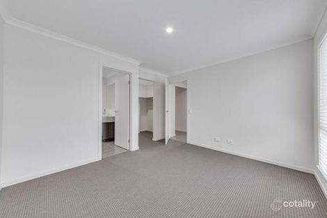 Property photo of 4 Veneto Grove Greenvale VIC 3059