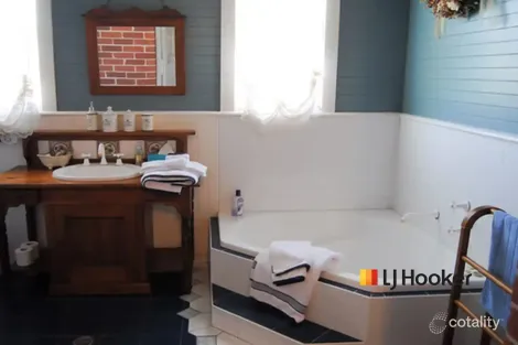 Property photo of 24 Dandaloo Street Narromine NSW 2821