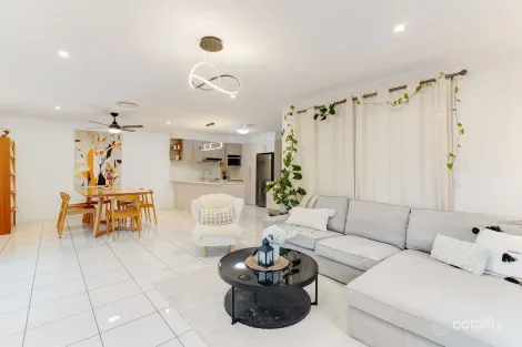 Property photo of 13 Girraween Crescent Parkinson QLD 4115