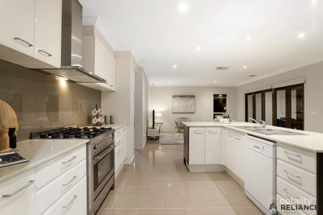 Property photo of 21 Azure Drive Tarneit VIC 3029