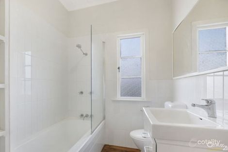Property photo of 37 Parkview Avenue Wynnum QLD 4178
