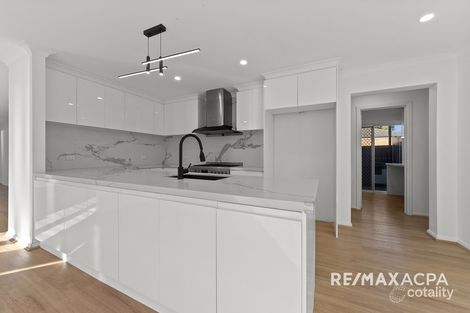 Property photo of 2 Saffron Place Point Cook VIC 3030