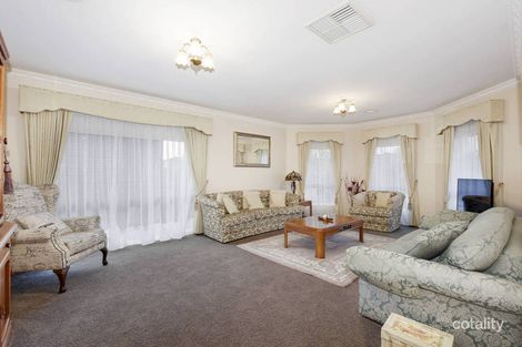Property photo of 2 Quinlan Court Werribee VIC 3030