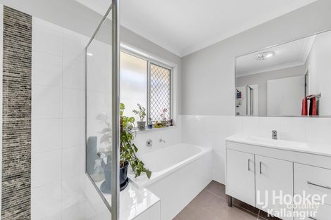 Property photo of 8 Adam Court Kallangur QLD 4503