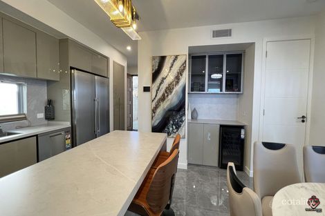 Property photo of 78 Sir Bruce Small Boulevard Benowa QLD 4217