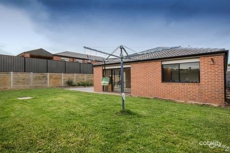 Property photo of 10 Corymbia Promenade Pakenham VIC 3810
