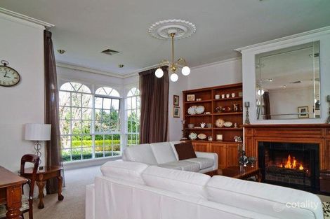 Property photo of 4 Essex Court Strathdale VIC 3550