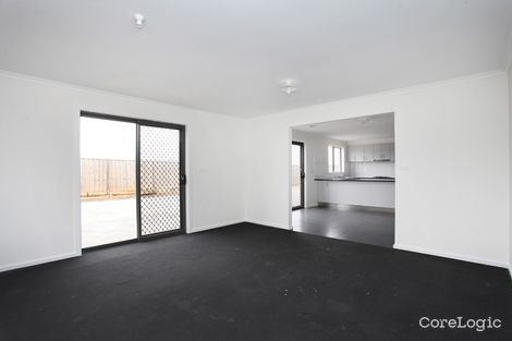 Property photo of 19 Weeks Avenue Harkness VIC 3337