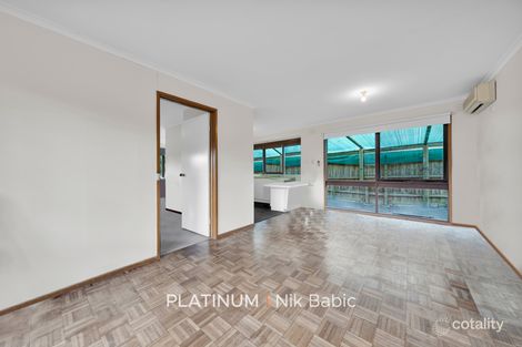 Property photo of 6 Nash Court Endeavour Hills VIC 3802