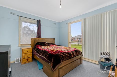 Property photo of 12 Kanooka Grove Doveton VIC 3177