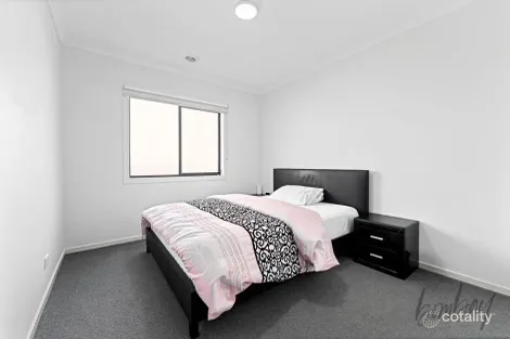 Property photo of 15 Nesting Vista Craigieburn VIC 3064