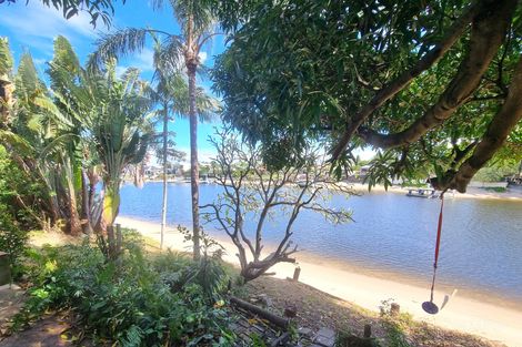 8 Orvieto Ave, Mermaid Waters, QLD 4218