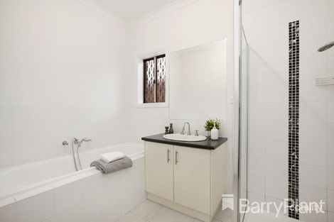 Property photo of 4 Cositail Place South Morang VIC 3752