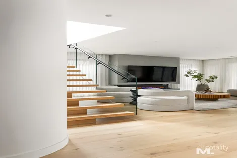 Property photo of 4 Mervyn Drive Greenvale VIC 3059