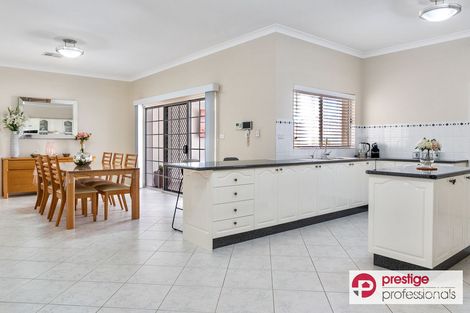 Property photo of 5 Castle Rock Court Wattle Grove NSW 2173