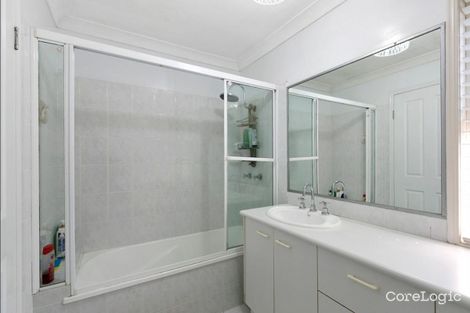 Property photo of 2/19 Thornleigh Crescent Varsity Lakes QLD 4227