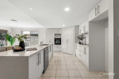 Property photo of 17 Cimmaron Circuit Thornlands QLD 4164