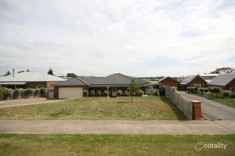 48 Meadowvale Dr, Grovedale, VIC 3216