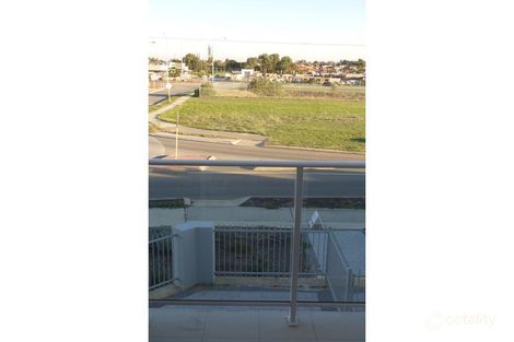 Property photo of 2/1 Positano Crescent Yangebup WA 6164