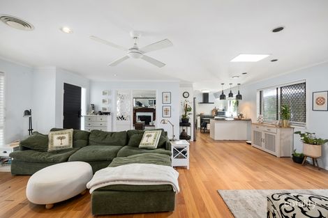 Property photo of 52 Macquarie Avenue Molendinar QLD 4214