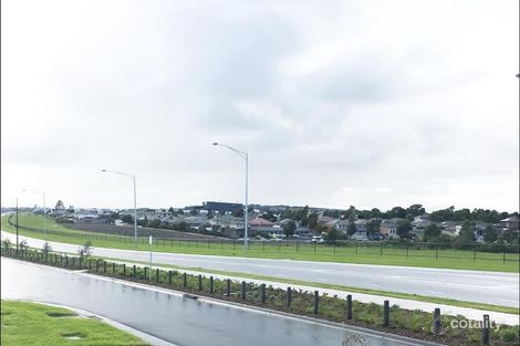 Property photo of 22 Matrix Circuit Craigieburn VIC 3064