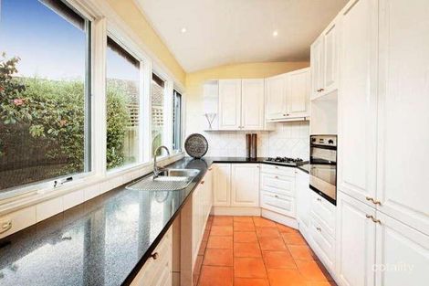 Property photo of 21 Windsor Crescent Mont Albert VIC 3127
