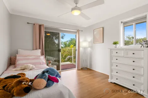 Property photo of 32 Yvonne Crescent Mount Warren Park QLD 4207