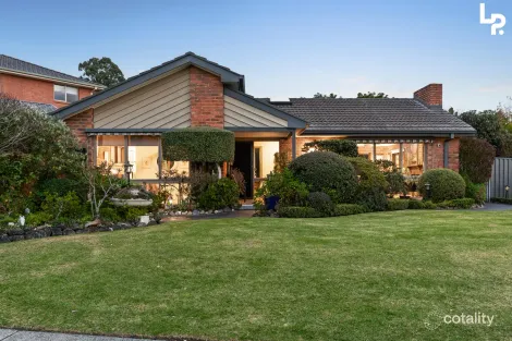 Property photo of 21 Howell Drive Berwick VIC 3806