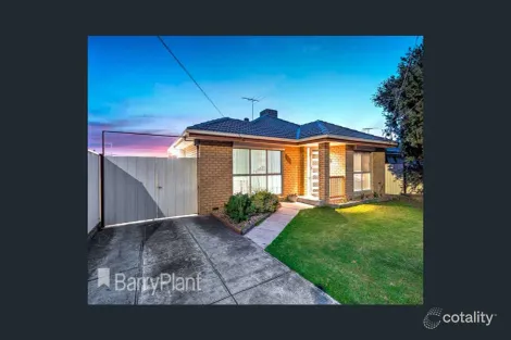 33 Clarke Ave, St Albans, VIC 3021