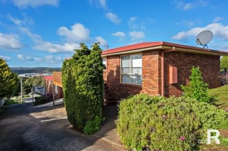 2/2 Mcgrath St, Upper Burnie, TAS 7320