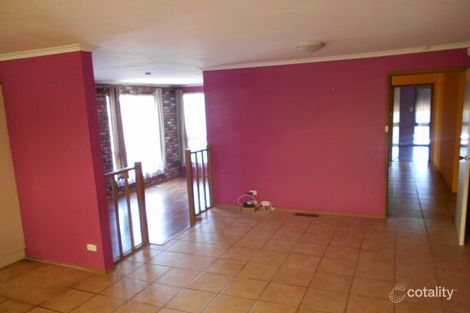 Property photo of 20 Wevlin Close Endeavour Hills VIC 3802