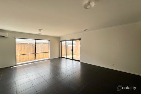Property photo of 14 Mainstone Street Drouin VIC 3818