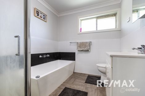 Property photo of 33 Red Hill Road Kooringal NSW 2650
